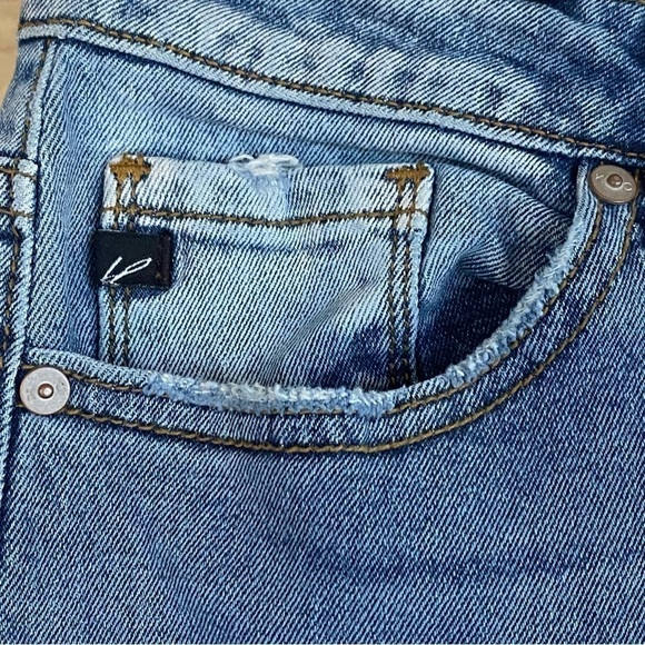 KanCan Women's Mid Rise Distressed Skinny Jeans Medium Wash Size 26 stretch - Picture 2 of 9